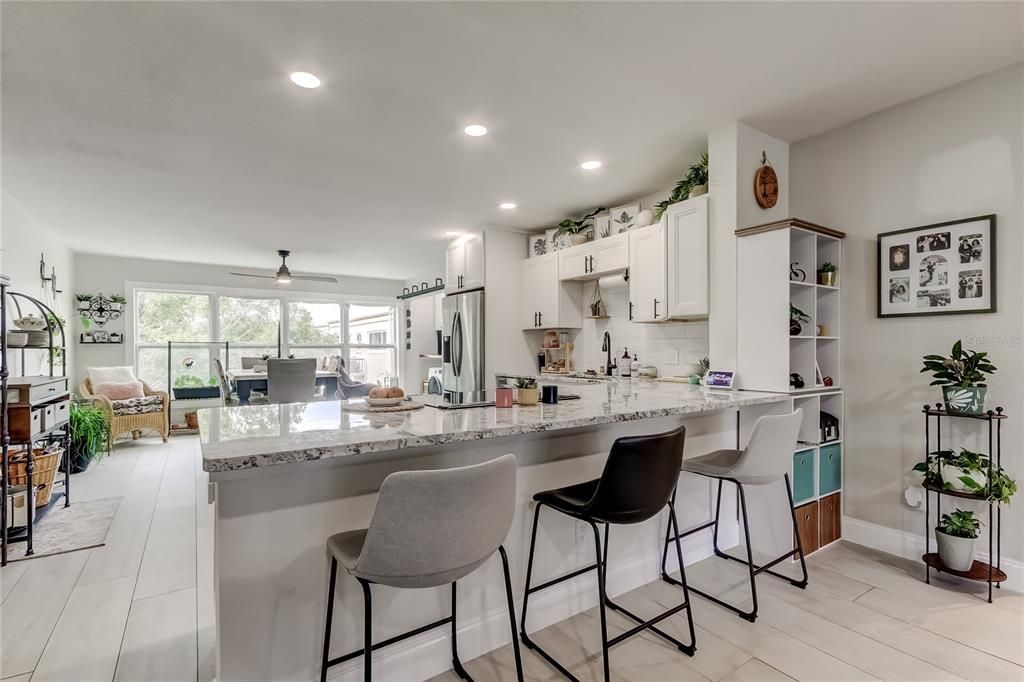 For Sale: $300,000 (2 beds, 2 baths, 1340 Square Feet)