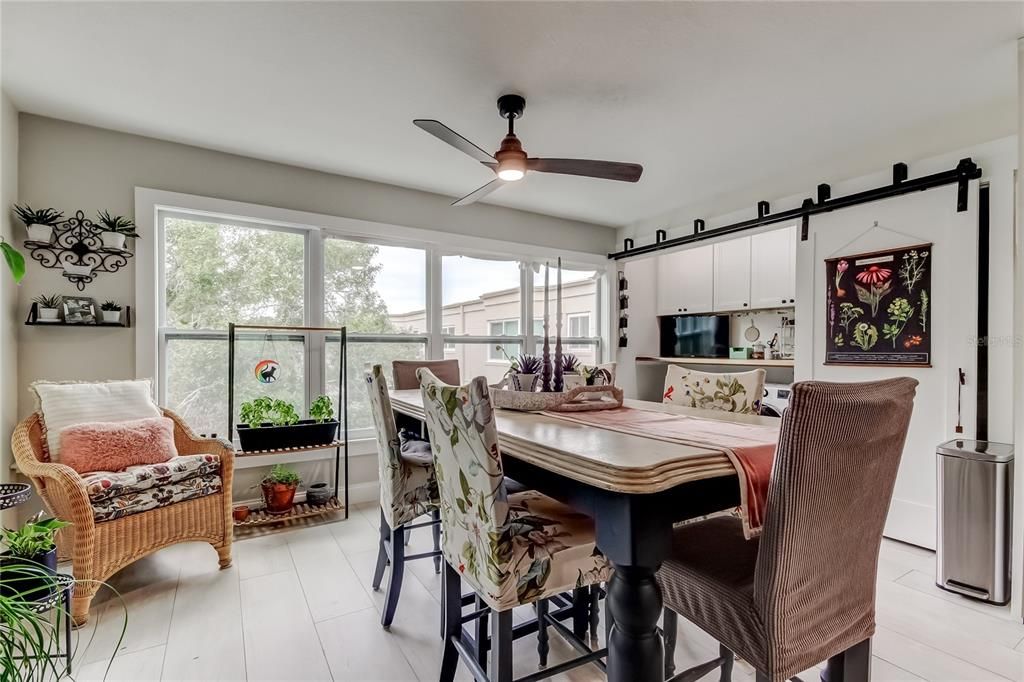 For Sale: $300,000 (2 beds, 2 baths, 1340 Square Feet)