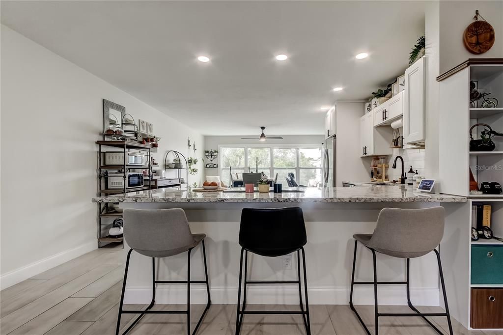 For Sale: $300,000 (2 beds, 2 baths, 1340 Square Feet)