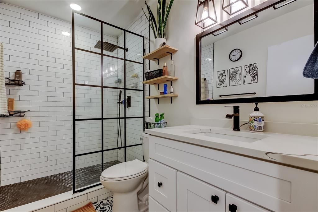 For Sale: $300,000 (2 beds, 2 baths, 1340 Square Feet)