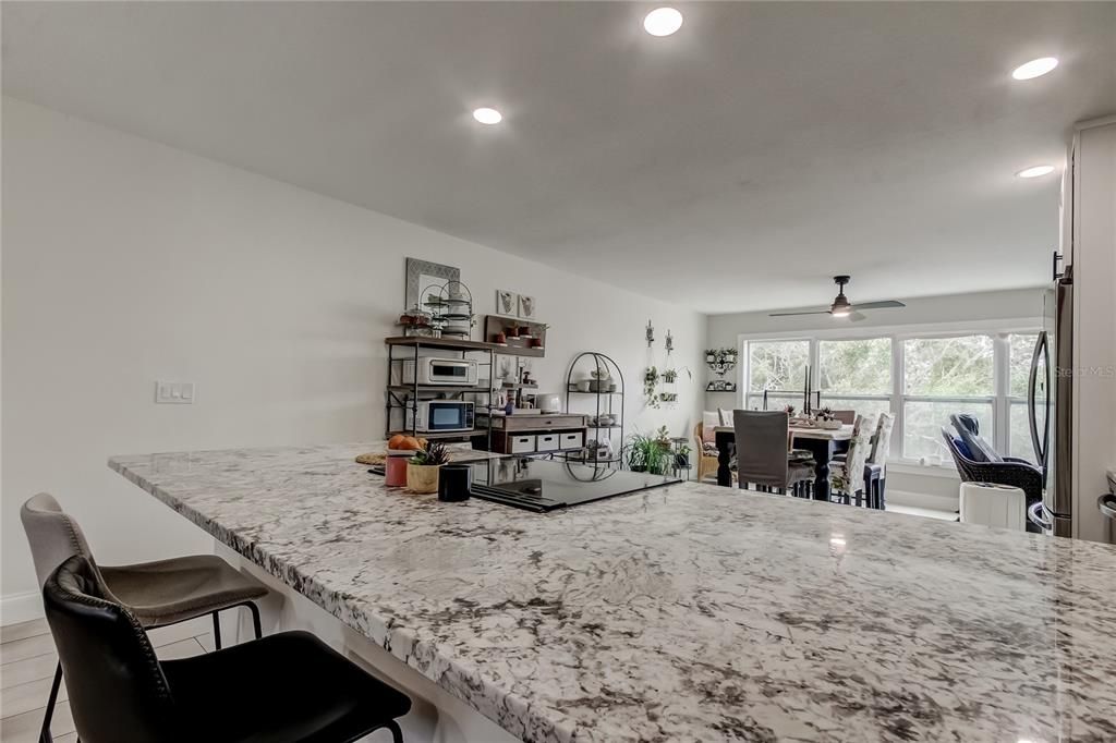 For Sale: $300,000 (2 beds, 2 baths, 1340 Square Feet)