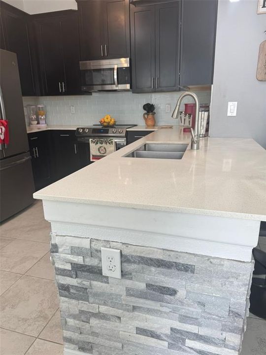 For Rent: $2,950 (4 beds, 3 baths, 2040 Square Feet)