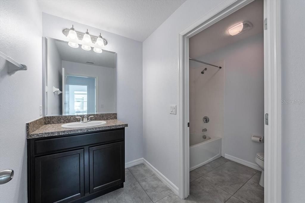 For Rent: $2,200 (4 beds, 3 baths, 1980 Square Feet)