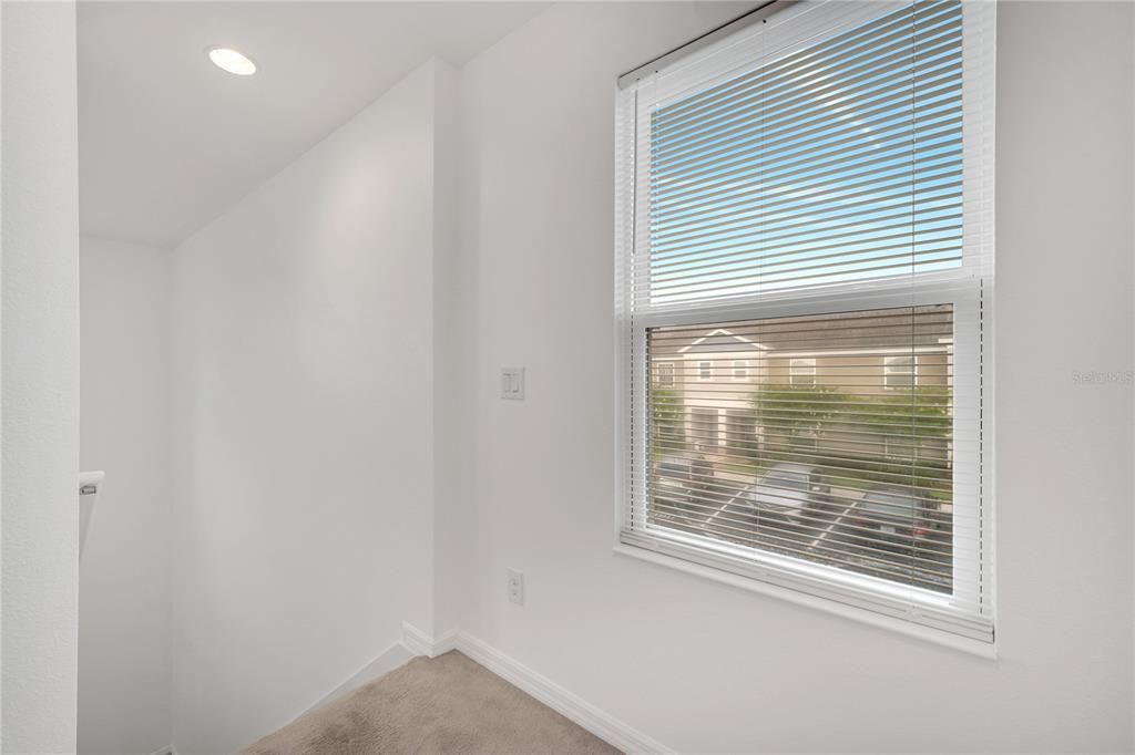 For Rent: $2,200 (4 beds, 3 baths, 1980 Square Feet)