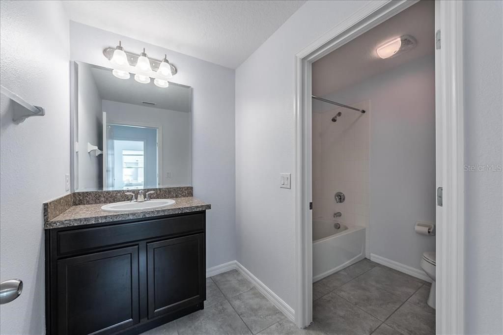 For Rent: $2,200 (4 beds, 3 baths, 1980 Square Feet)