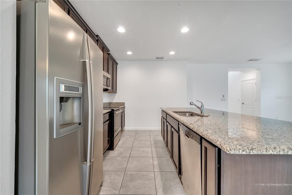 For Rent: $2,200 (4 beds, 3 baths, 1980 Square Feet)