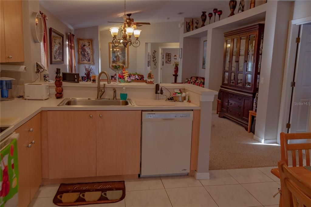 For Sale: $335,000 (3 beds, 2 baths, 1675 Square Feet)