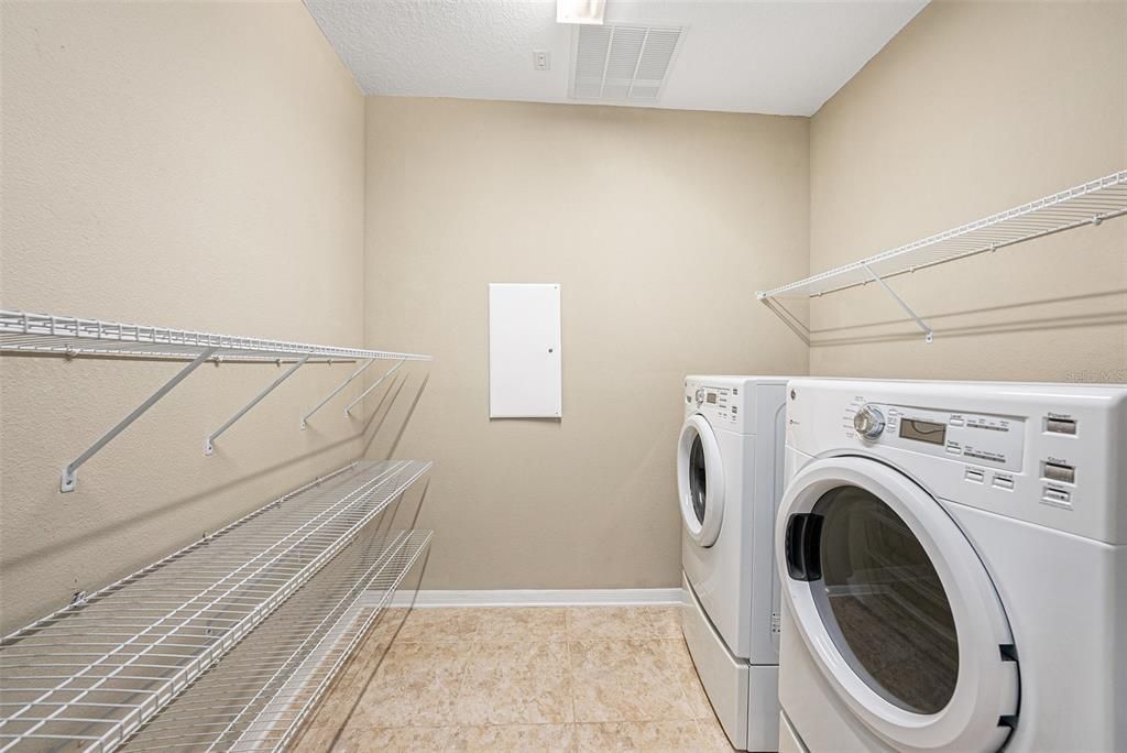 На продажу: $599,900 (5 спален, 4 ванн, 3546 Квадратных фут)