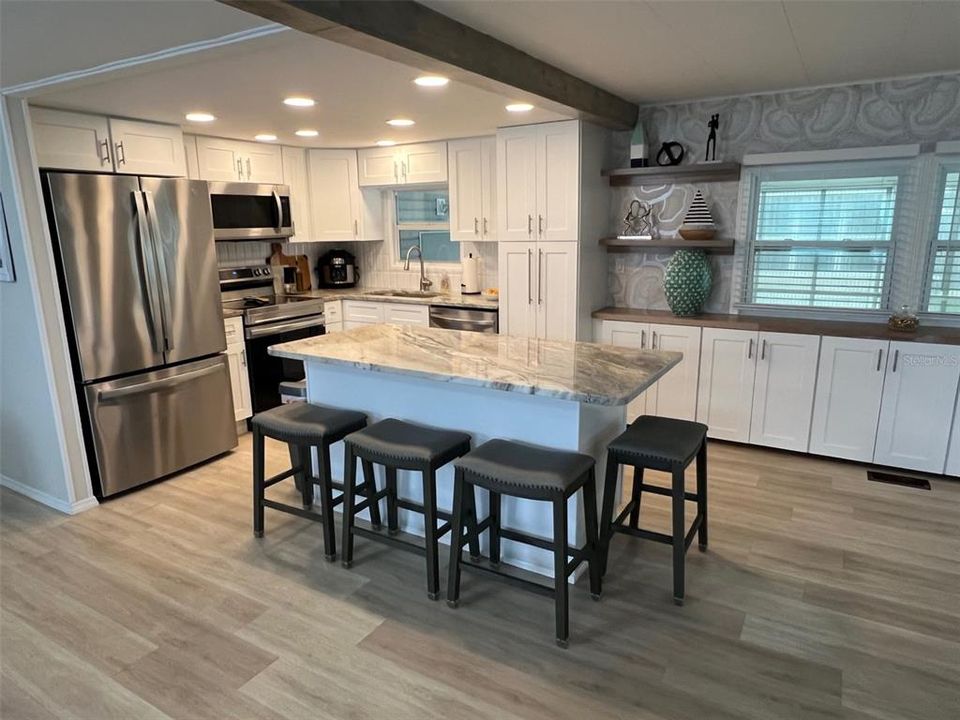 Active With Contract: $164,500 (2 beds, 2 baths, 960 Square Feet)