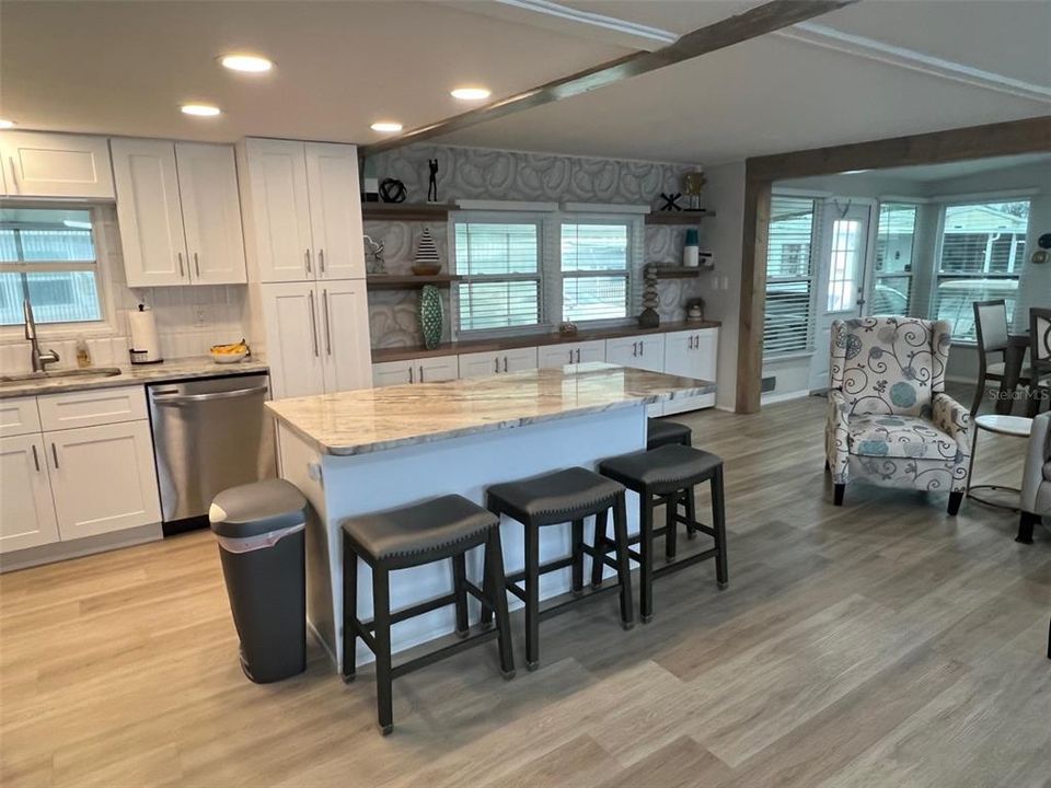 Active With Contract: $164,500 (2 beds, 2 baths, 960 Square Feet)