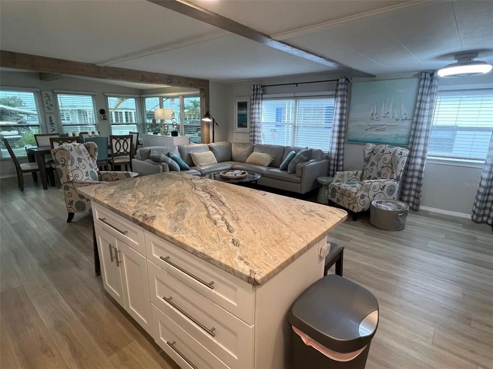 Active With Contract: $164,500 (2 beds, 2 baths, 960 Square Feet)