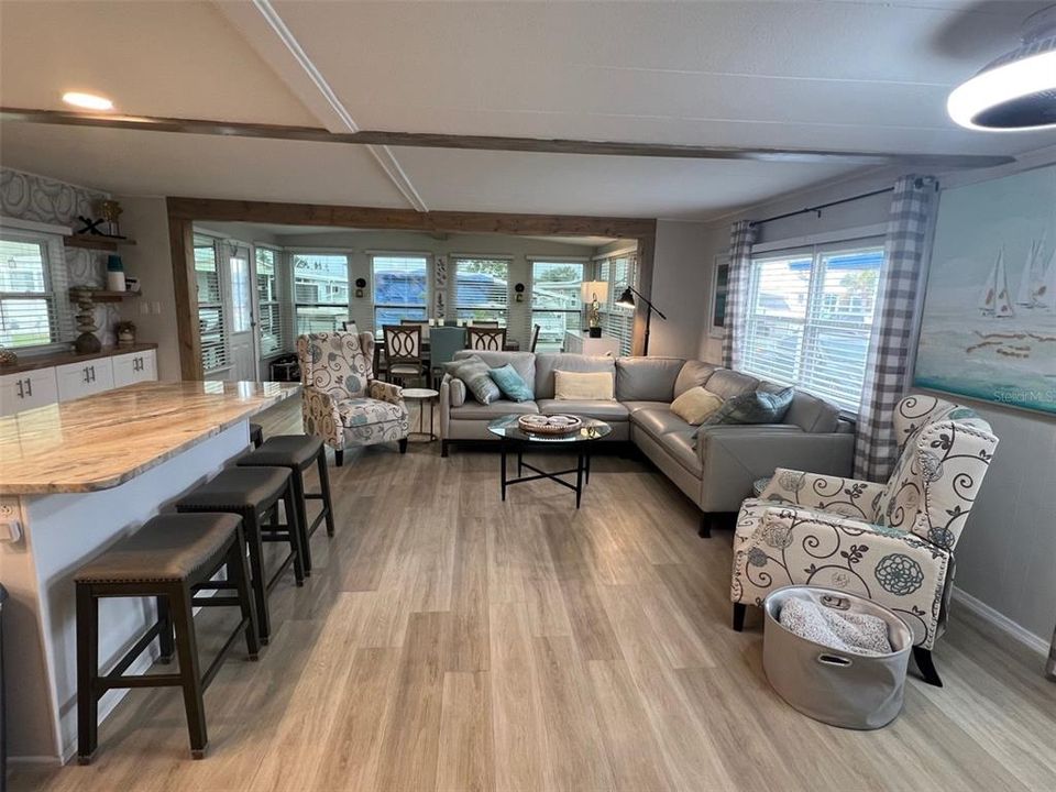 Active With Contract: $164,500 (2 beds, 2 baths, 960 Square Feet)