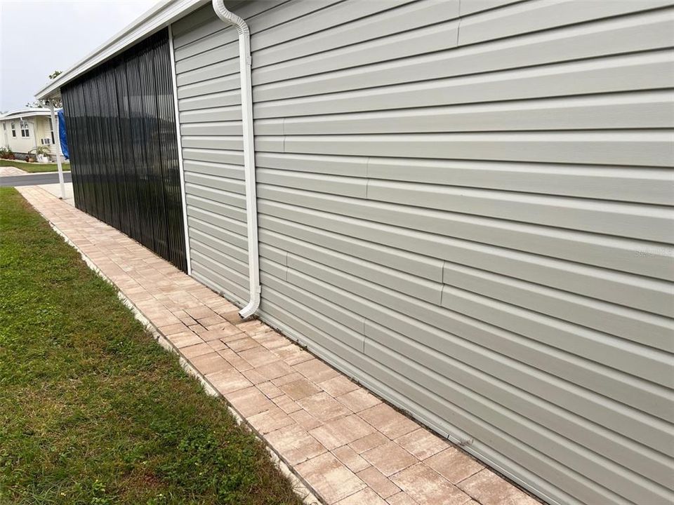 Active With Contract: $164,500 (2 beds, 2 baths, 960 Square Feet)