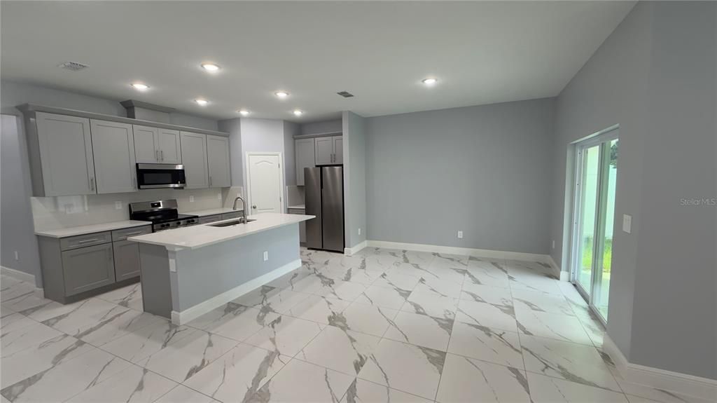 В аренду: $2,750 (4 спален, 2 ванн, 1802 Квадратных фут)