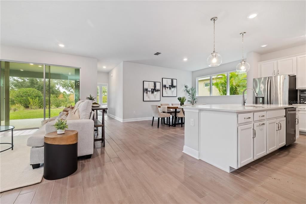 For Sale: $449,000 (2 beds, 2 baths, 1927 Square Feet)