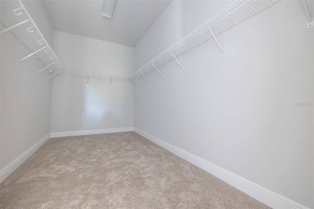 For Sale: $449,000 (2 beds, 2 baths, 1927 Square Feet)