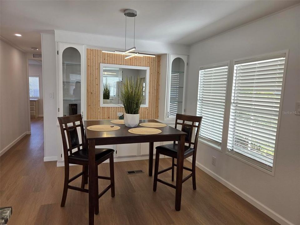 For Sale: $169,900 (2 beds, 2 baths, 960 Square Feet)