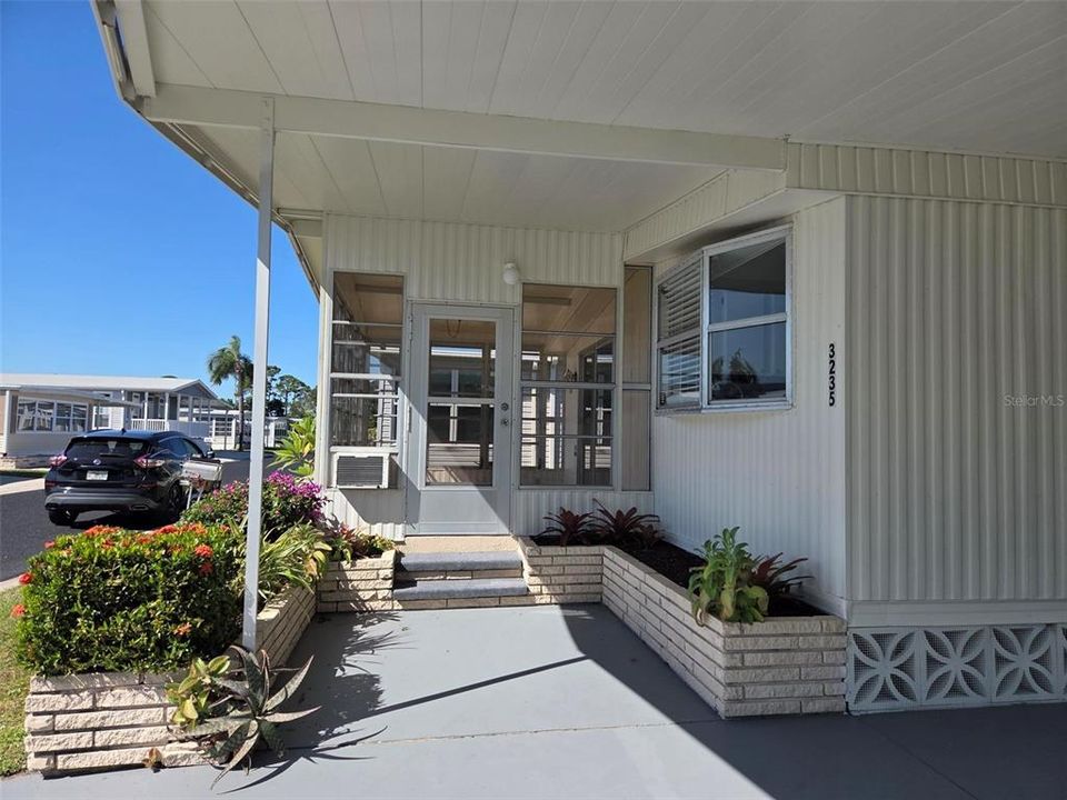 For Sale: $169,900 (2 beds, 2 baths, 960 Square Feet)