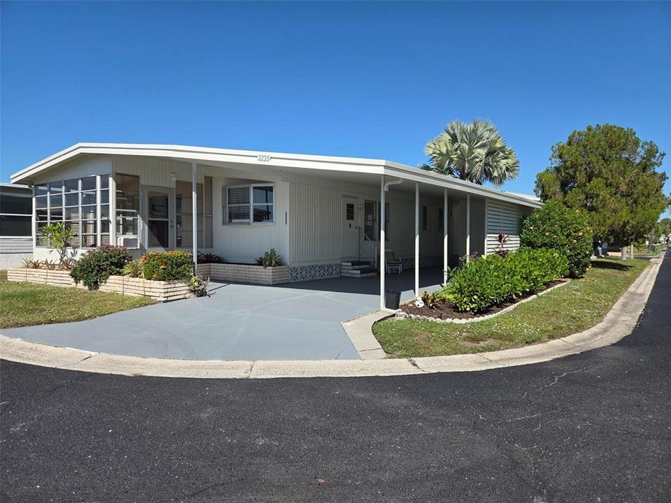 For Sale: $169,900 (2 beds, 2 baths, 960 Square Feet)