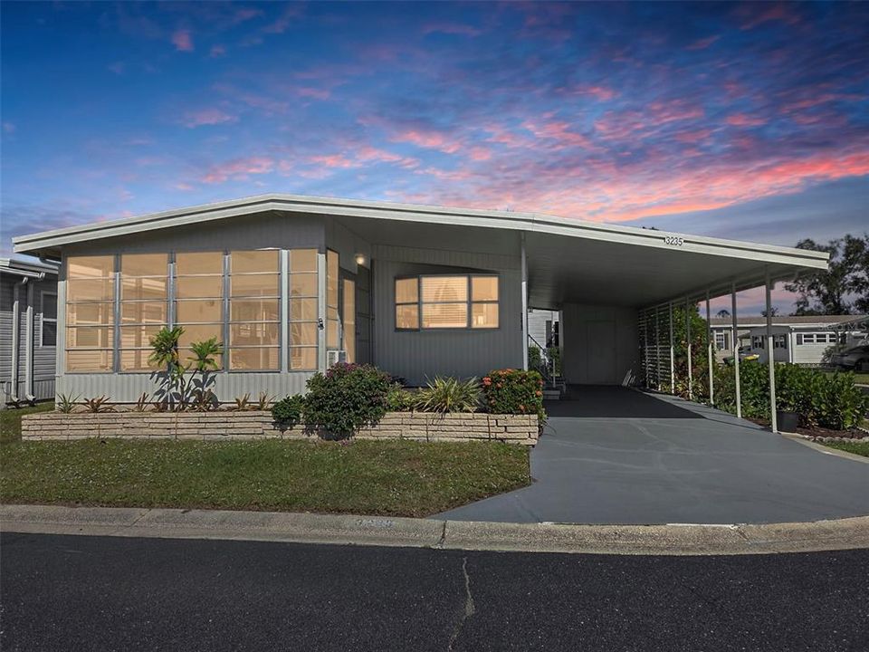 For Sale: $169,900 (2 beds, 2 baths, 960 Square Feet)