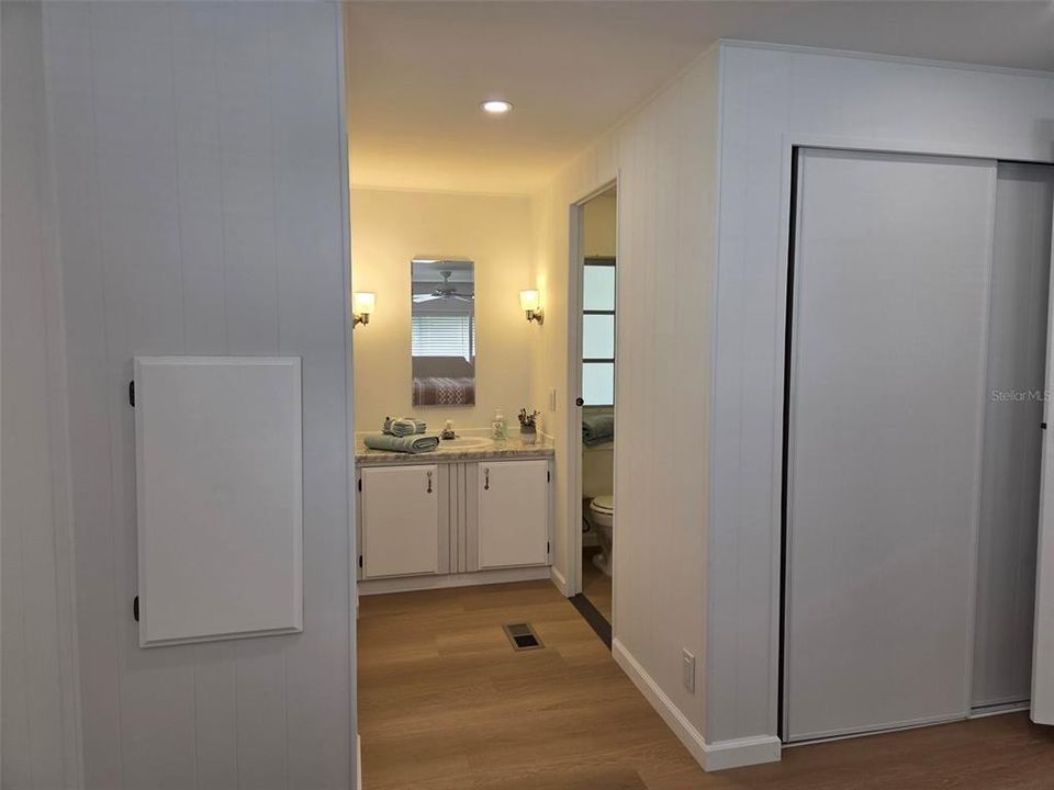 For Sale: $169,900 (2 beds, 2 baths, 960 Square Feet)