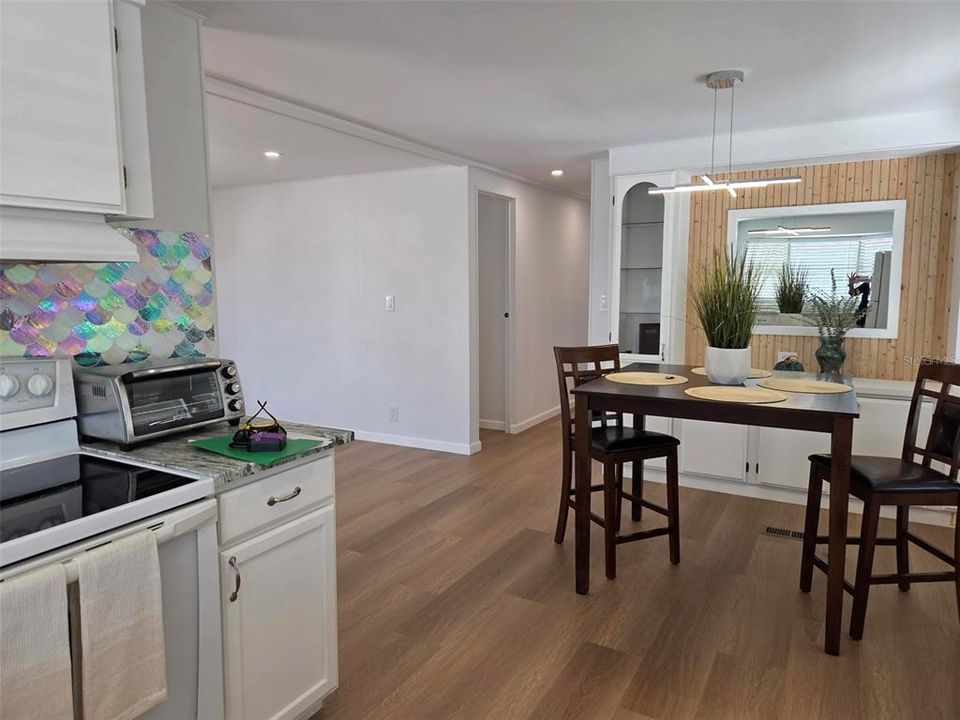 For Sale: $169,900 (2 beds, 2 baths, 960 Square Feet)