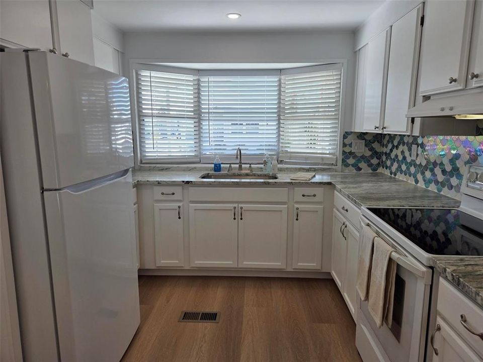 For Sale: $169,900 (2 beds, 2 baths, 960 Square Feet)