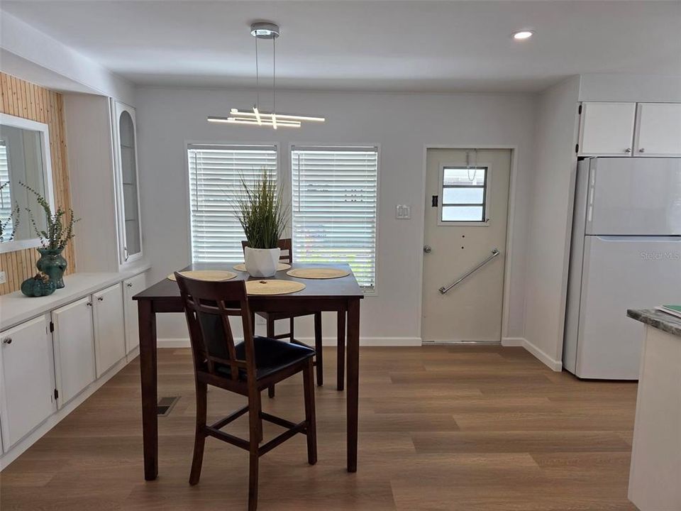 For Sale: $169,900 (2 beds, 2 baths, 960 Square Feet)