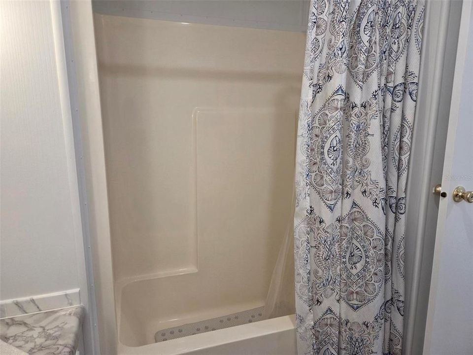 For Sale: $169,900 (2 beds, 2 baths, 960 Square Feet)