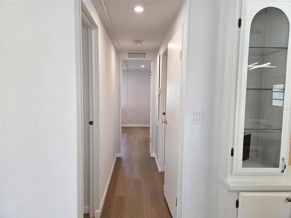 For Sale: $169,900 (2 beds, 2 baths, 960 Square Feet)