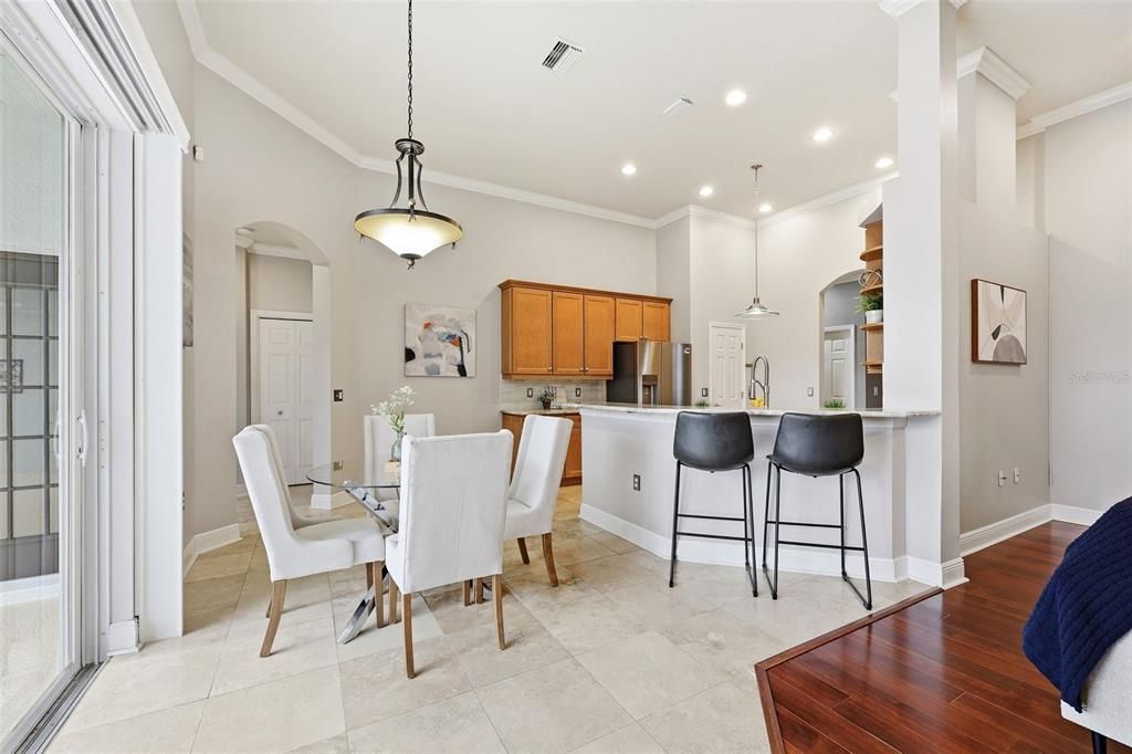 待售: $600,000 (4 贝兹, 3 浴室, 2713 平方英尺)