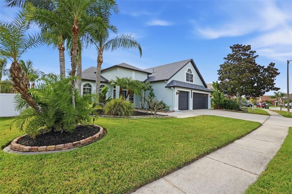 待售: $600,000 (4 贝兹, 3 浴室, 2713 平方英尺)