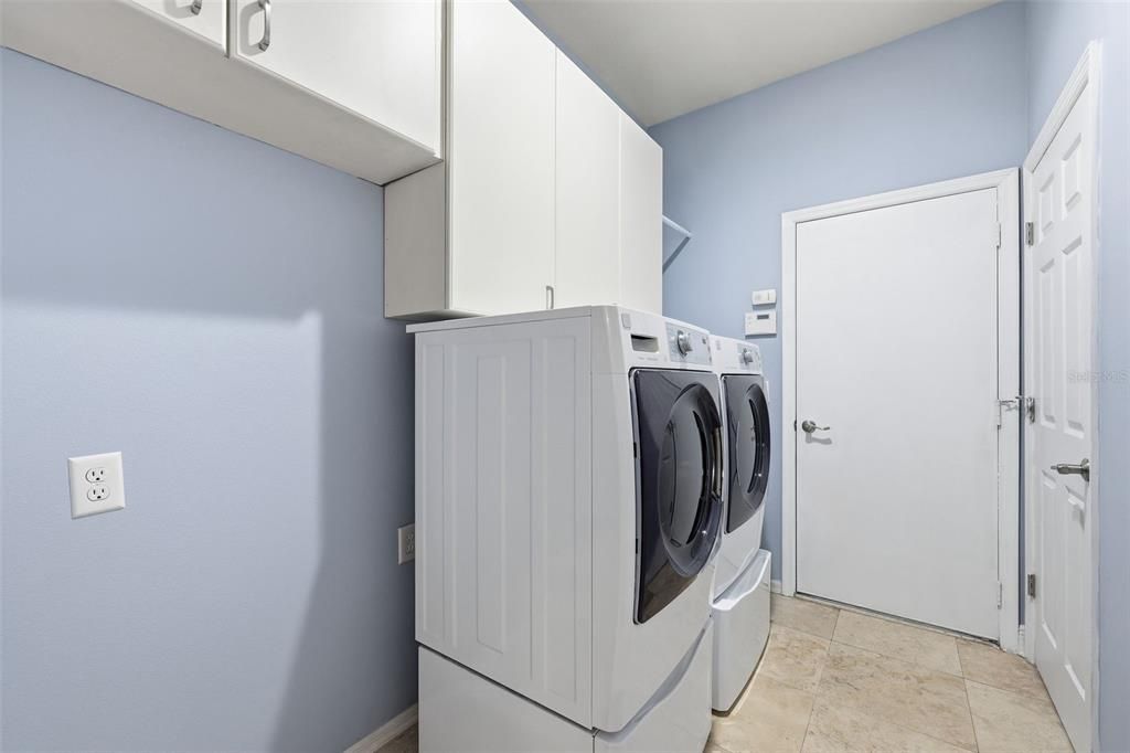 待售: $600,000 (4 贝兹, 3 浴室, 2713 平方英尺)