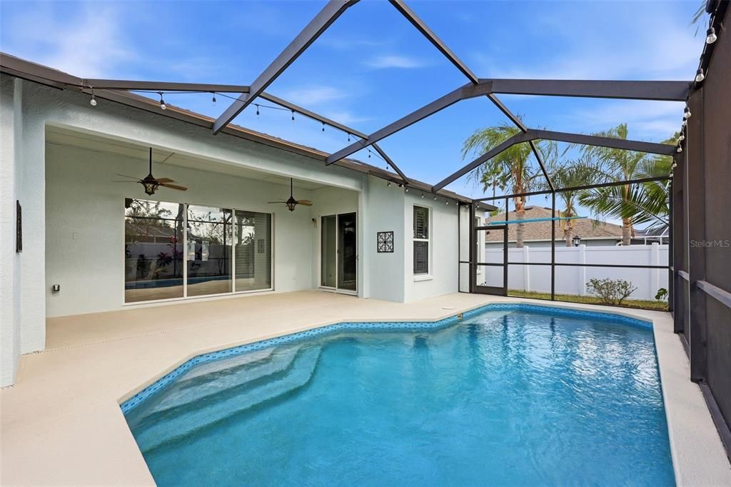 待售: $600,000 (4 贝兹, 3 浴室, 2713 平方英尺)