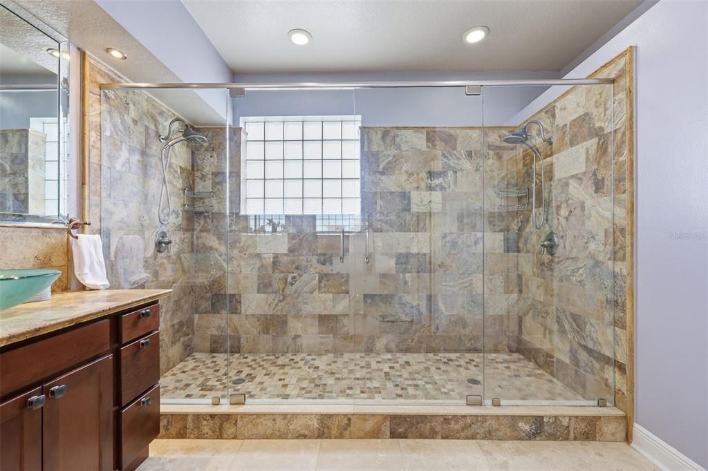 待售: $600,000 (4 贝兹, 3 浴室, 2713 平方英尺)