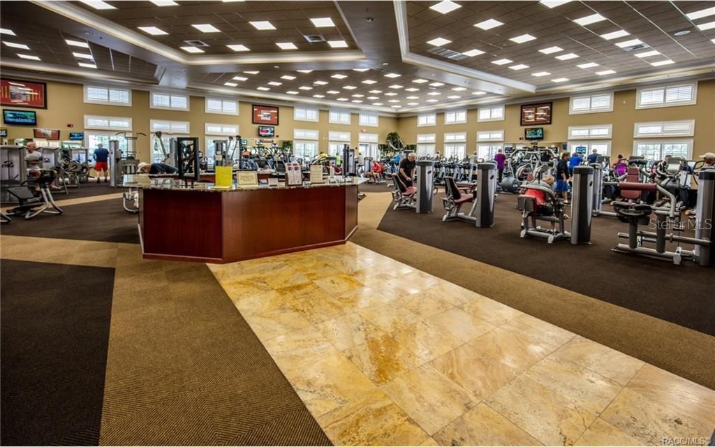 合同活跃: $299,900 (3 贝兹, 2 浴室, 1670 平方英尺)