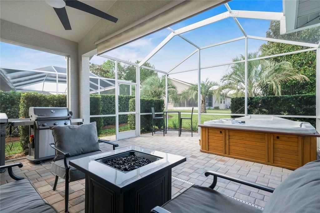 合同活跃: $299,900 (3 贝兹, 2 浴室, 1670 平方英尺)