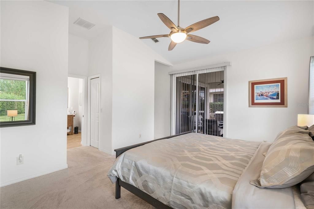 合同活跃: $299,900 (3 贝兹, 2 浴室, 1670 平方英尺)