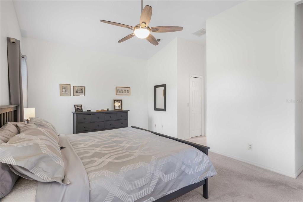 合同活跃: $299,900 (3 贝兹, 2 浴室, 1670 平方英尺)