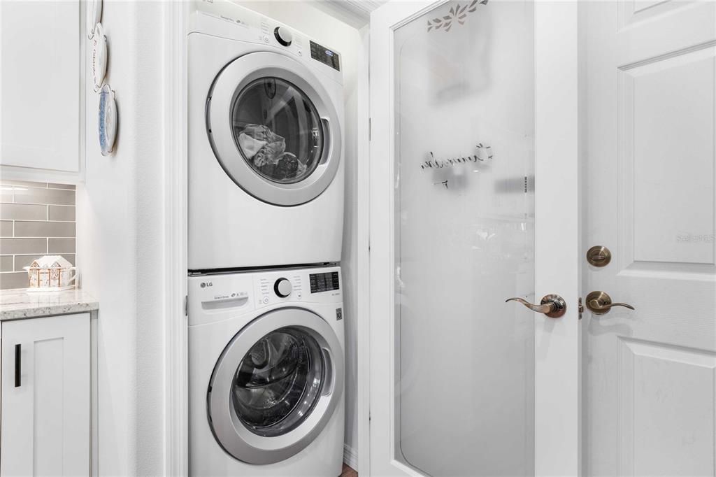 合同活跃: $299,900 (3 贝兹, 2 浴室, 1670 平方英尺)