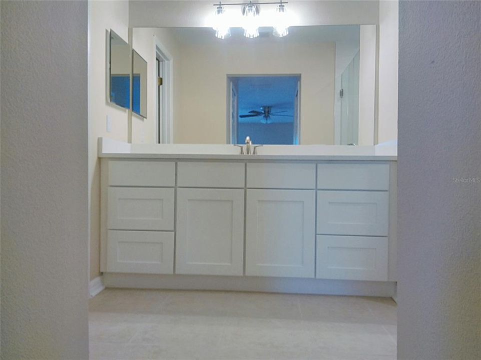 合同活跃: $369,900 (3 贝兹, 2 浴室, 1715 平方英尺)