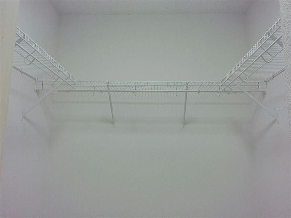 合同活跃: $369,900 (3 贝兹, 2 浴室, 1715 平方英尺)