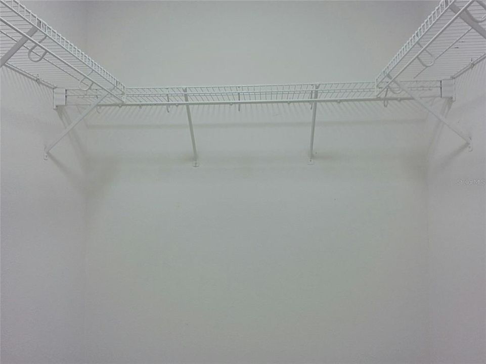 合同活跃: $369,900 (3 贝兹, 2 浴室, 1715 平方英尺)