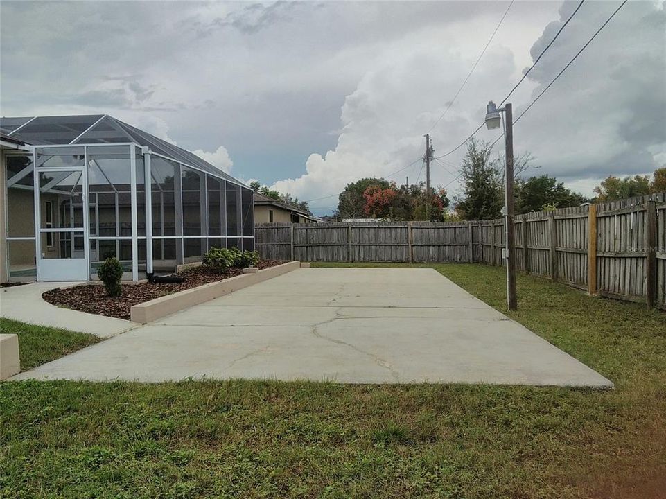 合同活跃: $369,900 (3 贝兹, 2 浴室, 1715 平方英尺)