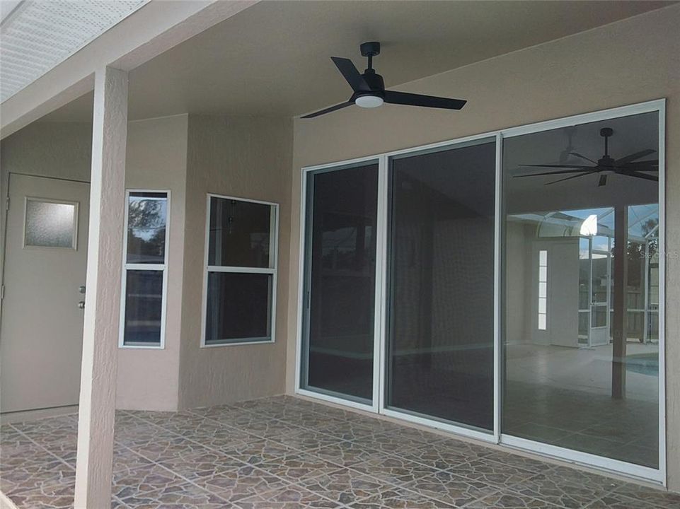 合同活跃: $369,900 (3 贝兹, 2 浴室, 1715 平方英尺)