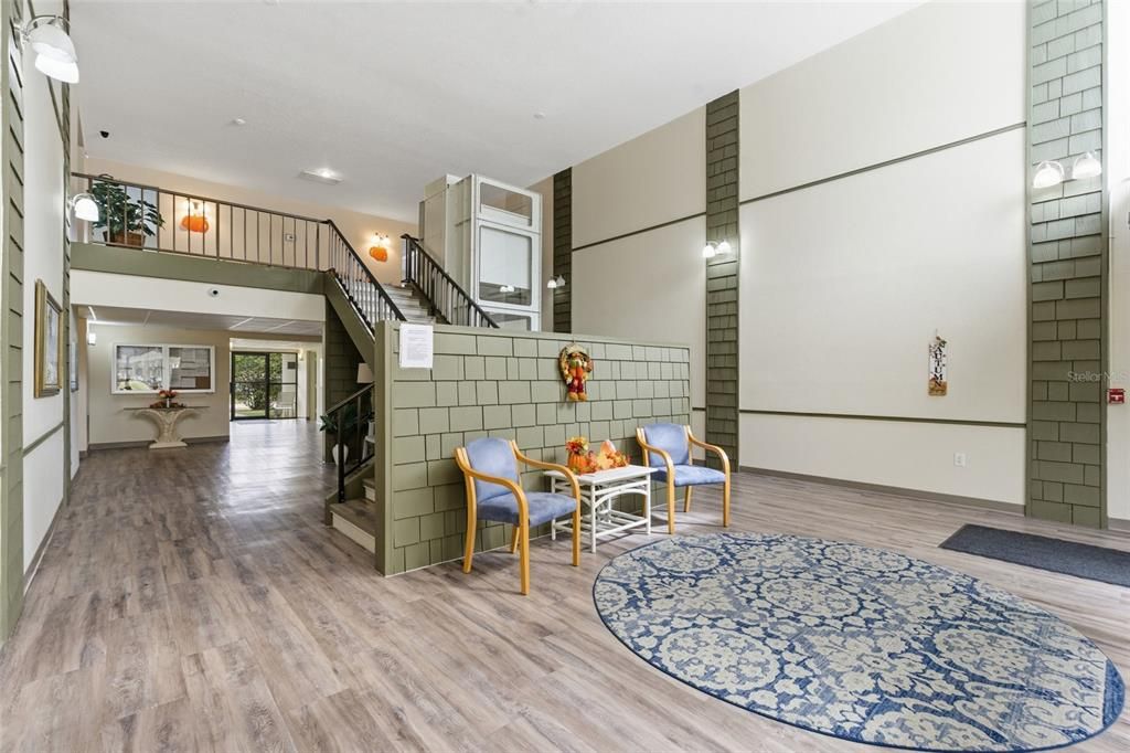 待售: $99,900 (2 贝兹, 2 浴室, 919 平方英尺)