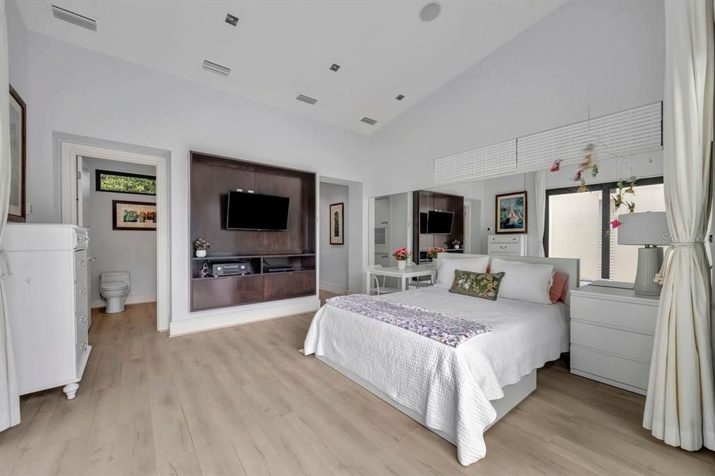 En Venta: $2,885,000 (5 camas, 3 baños, 4001 Pies cuadrados)