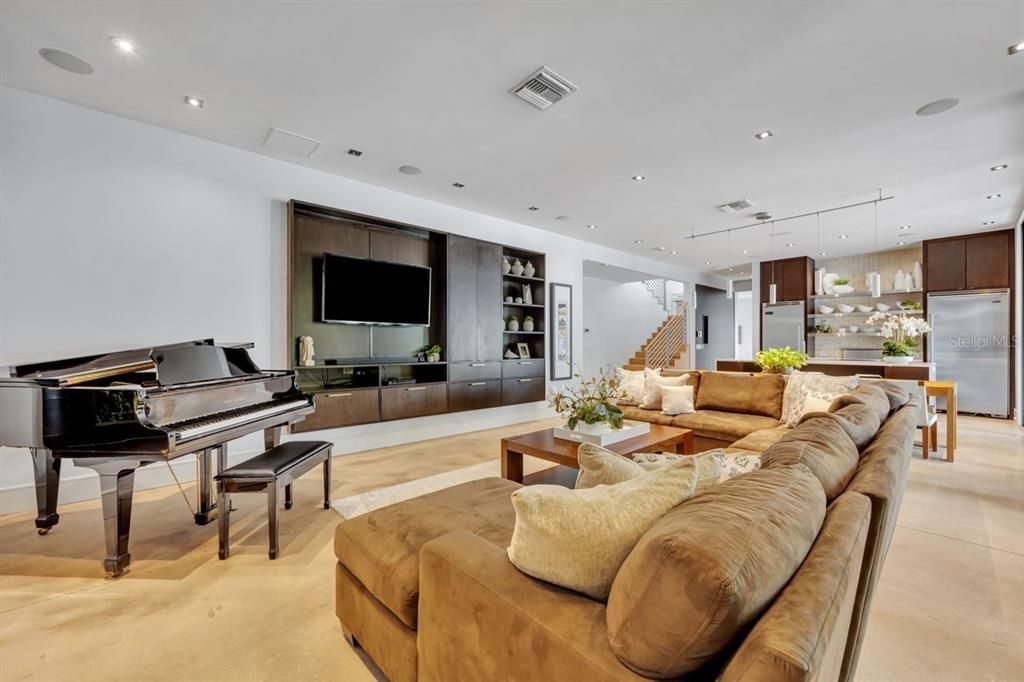 En Venta: $2,885,000 (5 camas, 3 baños, 4001 Pies cuadrados)