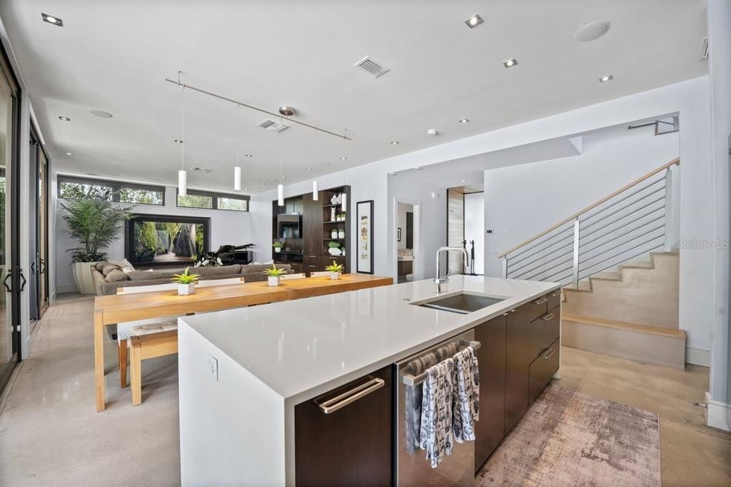 En Venta: $2,885,000 (5 camas, 3 baños, 4001 Pies cuadrados)