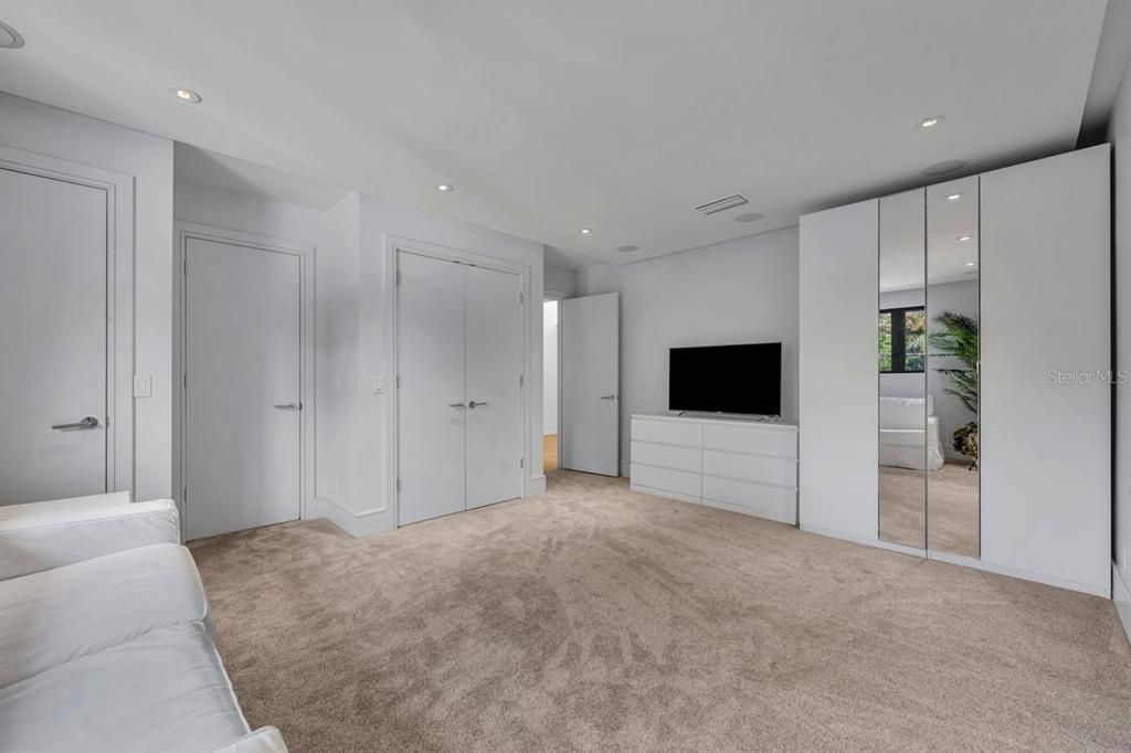 En Venta: $2,885,000 (5 camas, 3 baños, 4001 Pies cuadrados)